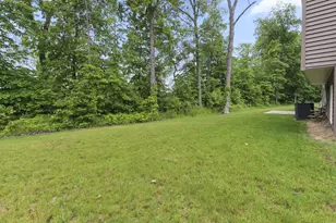699 Cross Meadows Dr, Valparaiso, IN 46385 - Photo 6
