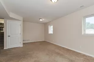 699 Cross Meadows Dr, Valparaiso, IN 46385 - Photo 24