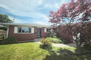 9409 5th St, Highland, IN 46322 - Photo 2