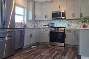 7940 Wilson Ct, Merrillville, IN 46410 - Photo 2