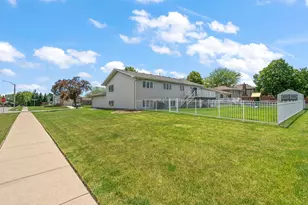 220 Blickview Dr, Schererville, IN 46375 - Photo 28