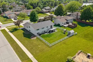 220 Blickview Dr, Schererville, IN 46375 - Photo 32