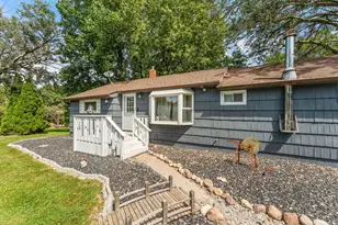 13 S Beulah Vista Dr, Hebron, IN 46341 - Photo 2