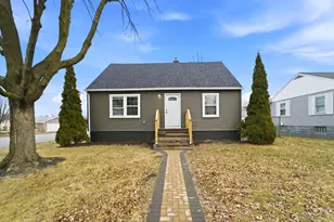 747 N Lafayette St, Griffith, IN 46319 - Photo 1
