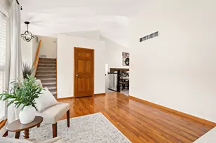358 Cori Ct, Valparaiso, IN 46383 - Photo 2