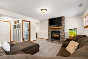 358 Cori Ct, Valparaiso, IN 46383 - Photo 10