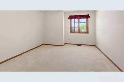 633 W 94th Court, Crown Point, IN 46307 - Photo 16