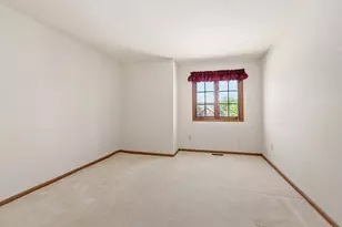 633 W 94th Ct, Crown Point, IN 46307 - Photo 16