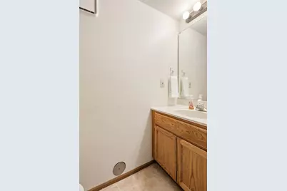 633 W 94th Court, Crown Point, IN 46307 - Photo 12