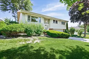 539 Willow Ln, Dyer, IN 46311 - Photo 2