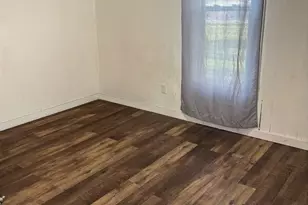 401 E Garfield St, Michigan City, IN 46360 - Photo 4