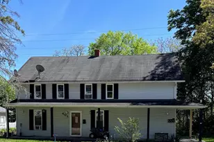 401 E Garfield St, Michigan City, IN 46360 - Photo 1