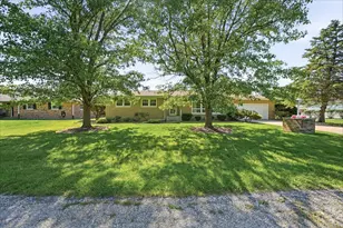 622 S Ash St, Hobart, IN 46342 - Photo 2