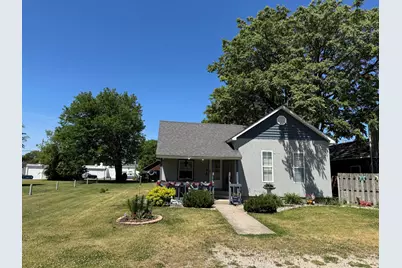 804 Azalea Street SE, Demotte, IN 46310 - Photo 2