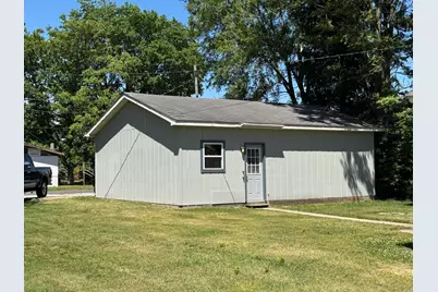 804 Azalea Street SE, Demotte, IN 46310 - Photo 4