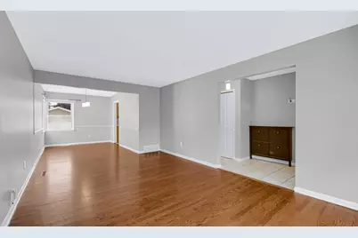 250 Sycamore Lane, Munster, IN 46321 - Photo 4