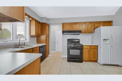 250 Sycamore Lane, Munster, IN 46321 - Photo 8