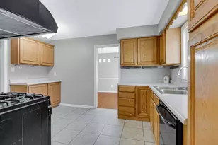 250 Sycamore Ln, Munster, IN 46321 - Photo 12
