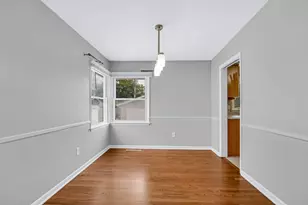 250 Sycamore Ln, Munster, IN 46321 - Photo 6