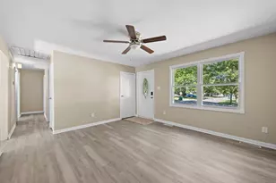 504 Robyn Rd, Valparaiso, IN 46385 - Photo 4