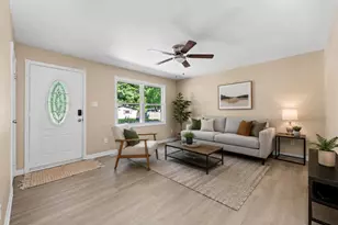 504 Robyn Rd, Valparaiso, IN 46385 - Photo 2