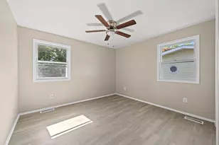 504 Robyn Rd, Valparaiso, IN 46385 - Photo 10