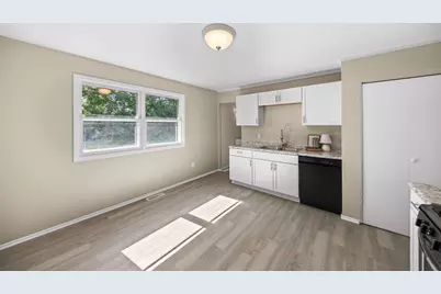 504 Robyn Road, Valparaiso, IN 46385 - Photo 8