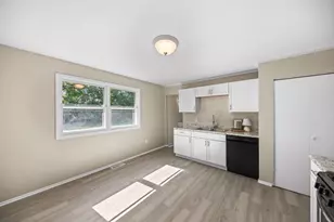 504 Robyn Rd, Valparaiso, IN 46385 - Photo 8