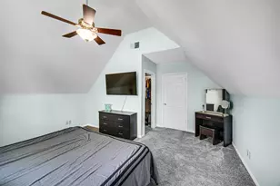 808 Lillian St, Hobart, IN 46342 - Photo 10