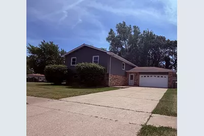 209 Lincoln Avenue, Hobart, IN 46342 - Photo 2
