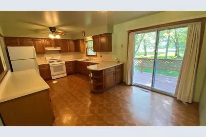 2252 Four Seasons Pkwy, Crown Point, IN 46307 - Photo 14