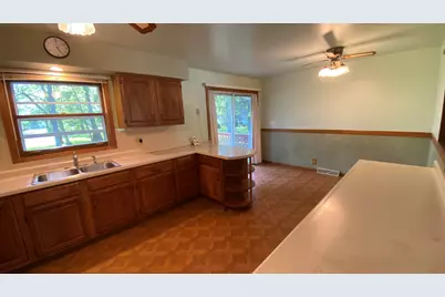 2252 Four Seasons Pkwy, Crown Point, IN 46307 - Photo 12