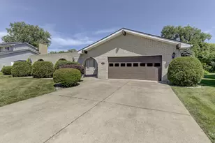 9617 White Oak Ave, Munster, IN 46321 - Photo 2