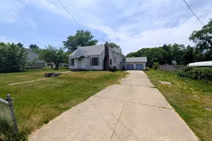 2854 Blake Rd, Portage, IN 46368 - Photo 2