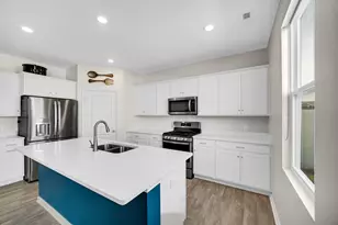 10454 Privet Dr, Crown Point, IN 46307 - Photo 6