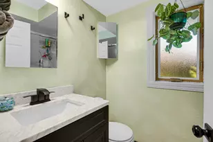 8306 Crestwood Ave, Munster, IN 46321 - Photo 14