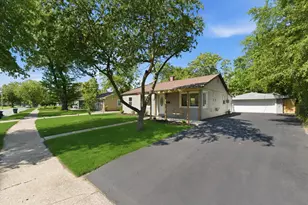 7740 Bertram Ave, Hammond, IN 46324 - Photo 2