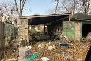 353 Tompkins St, Gary, IN 46406 - Photo 2