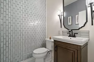 246 White Thorne Ln, Valparaiso, IN 46383 - Photo 16