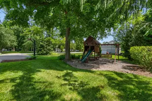 246 White Thorne Ln, Valparaiso, IN 46383 - Photo 34