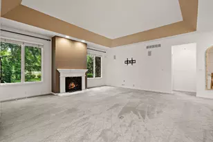 246 White Thorne Ln, Valparaiso, IN 46383 - Photo 8