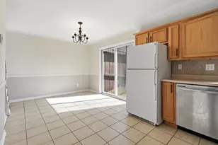 7933 Jefferson Ave, Munster, IN 46321 - Photo 4