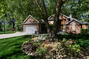 2400 E 9th Pl, Hobart, IN 46342 - Photo 2