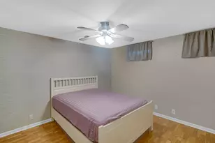 2400 E 9th Pl, Hobart, IN 46342 - Photo 20