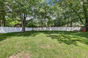 2853 Teresa St, Portage, IN 46368 - Photo 2