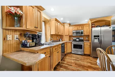 1113 Begonia Street SE, Demotte, IN 46310 - Photo 6