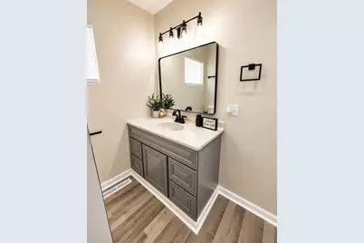 6747 Birch Place, Gary, IN 46403 - Photo 10