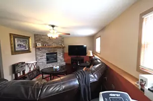 8389 Buchanan St, Merrillville, IN 46410 - Photo 32
