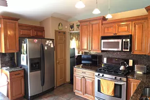 8389 Buchanan St, Merrillville, IN 46410 - Photo 10