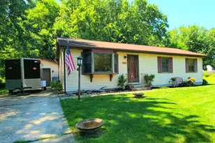 704 S 22nd St, Chesterton, IN 46304 - Photo 1